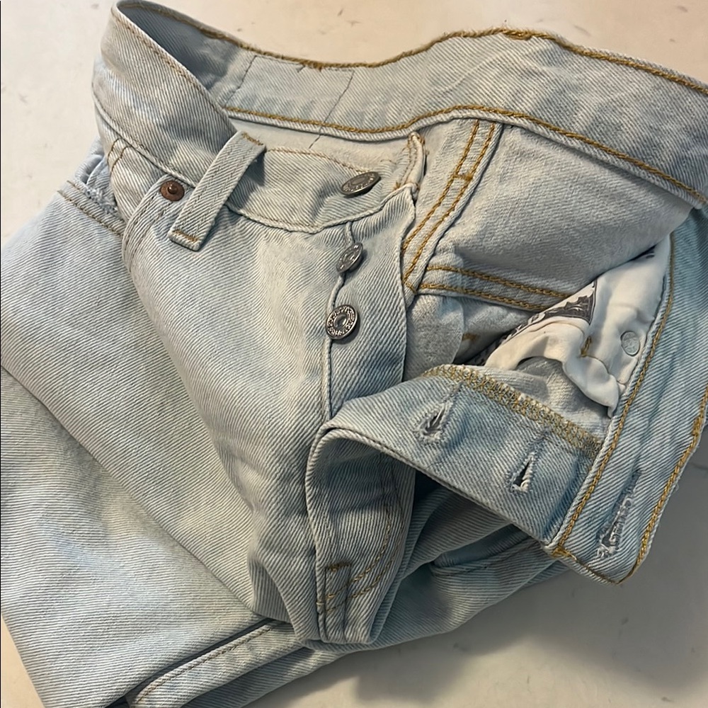 Levi’s 501 button fly 30x30. Pale wash. EUC